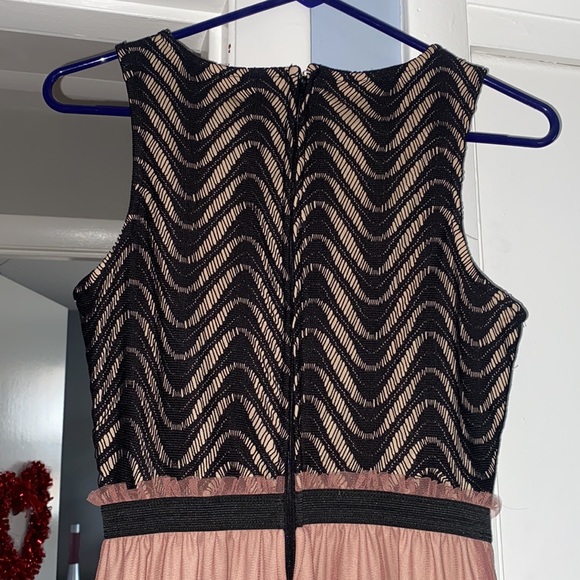 Black/tan and rose pink dress - Picture 4 of 4
